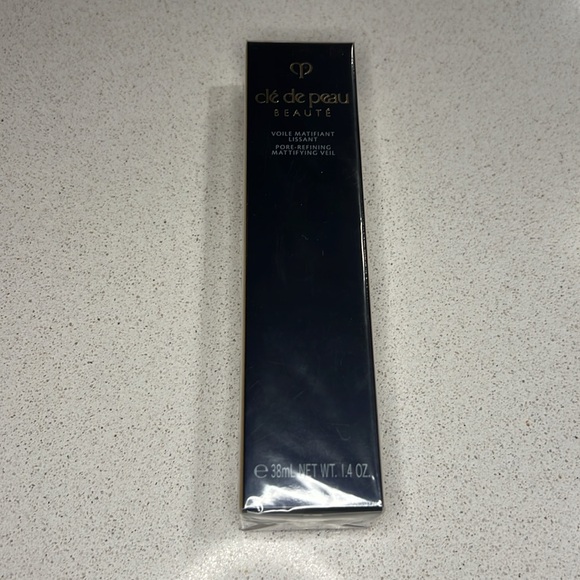 Clé de Peau Beauté - Pore Refining Mattifying Veil | 1.4 OZ - Picture 4 of 7